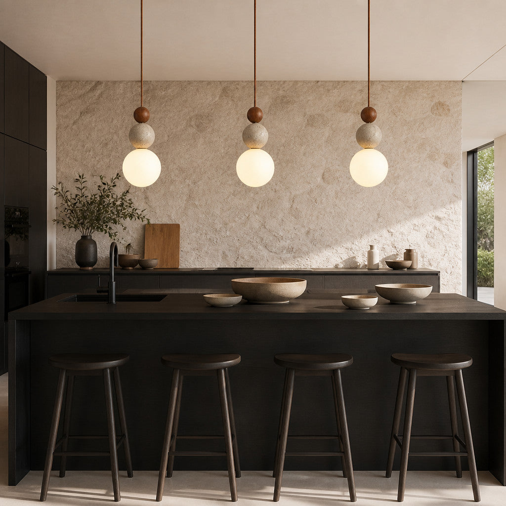 Suspension grappe de boules en travertin, accent bois, LED incluse